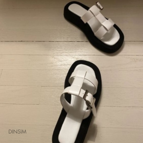 WHITE & BLACK SOFT WEDGES - Image 4